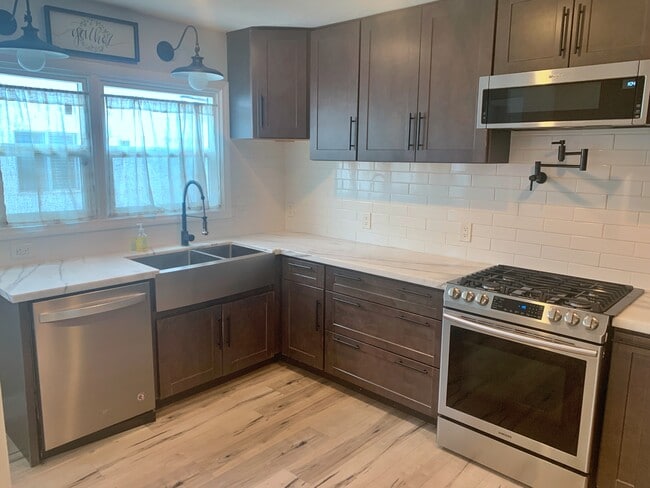 Building Photo - 1516 Oliver Ave