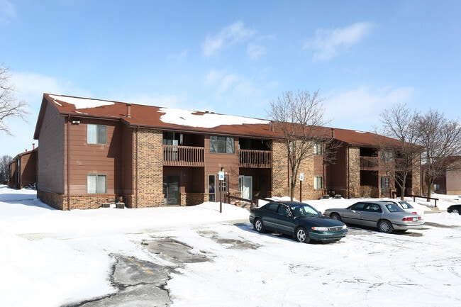 Primary Photo - Maple Tree Village