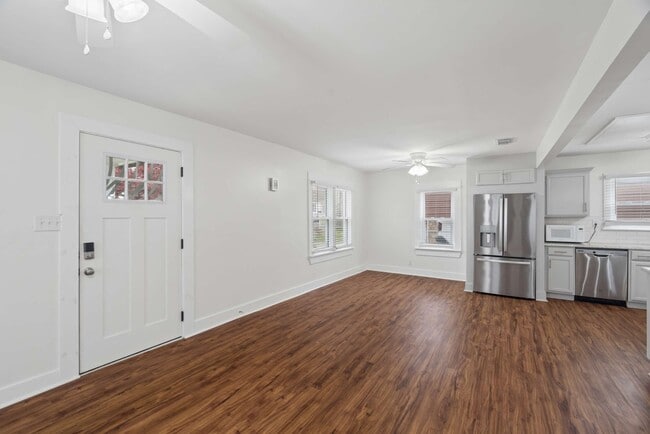 Building Photo - 205 Raymond St