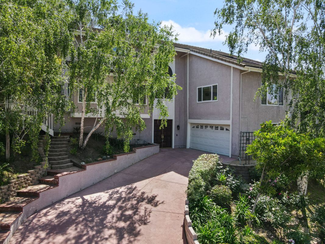 Building Photo - 4957 Vejar Dr