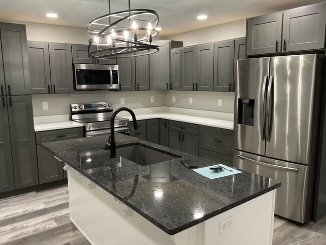 Building Photo - PRE LEASING- AVAILABLE JUNE 10TH - 3 Bedroom/2 Bathroom House In Frontenac