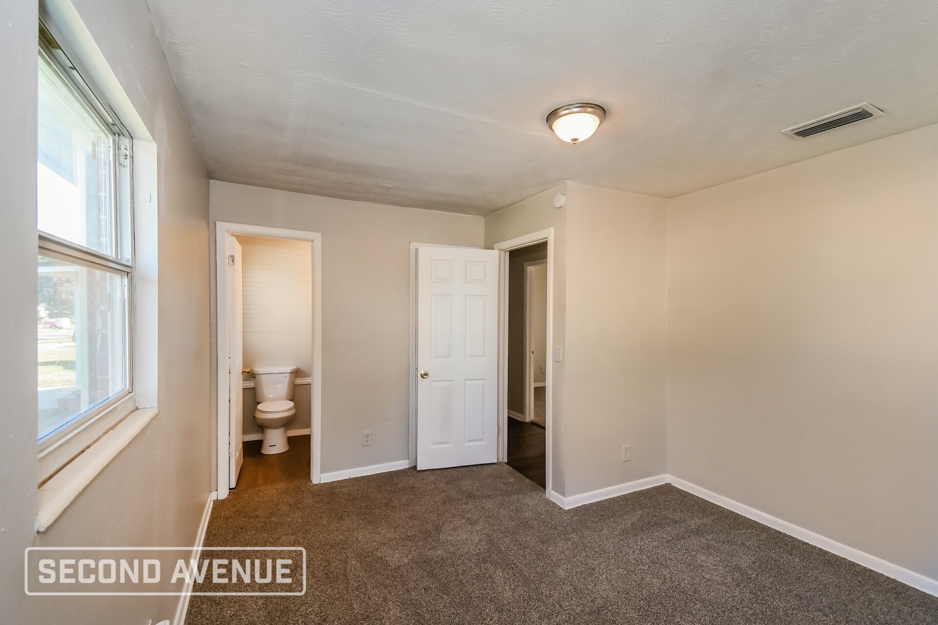 Building Photo - 6536 Manhattan Dr