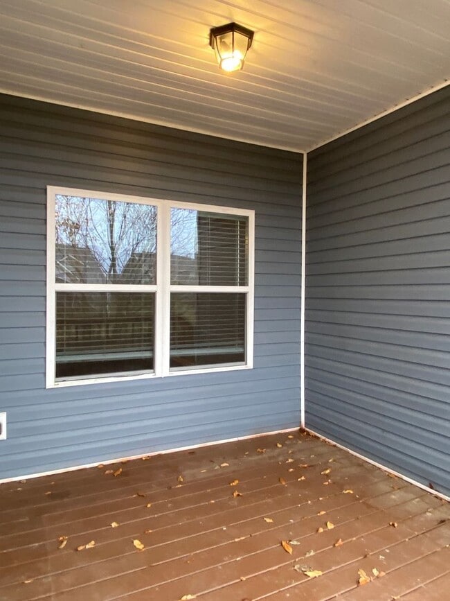 Building Photo - Modern Ranch