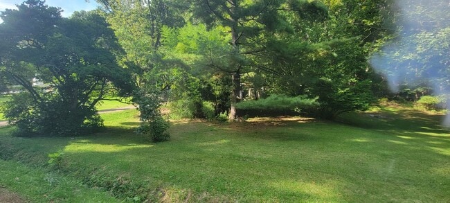 Building Photo - 4 bedrooms 3 baths beautiful house