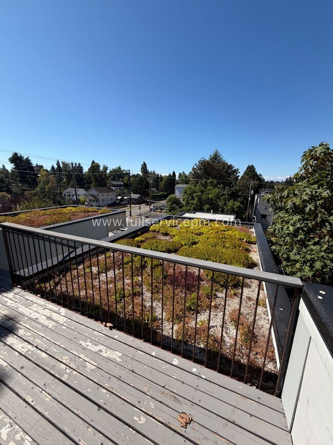 Building Photo - 7784 Highland Park Way SW