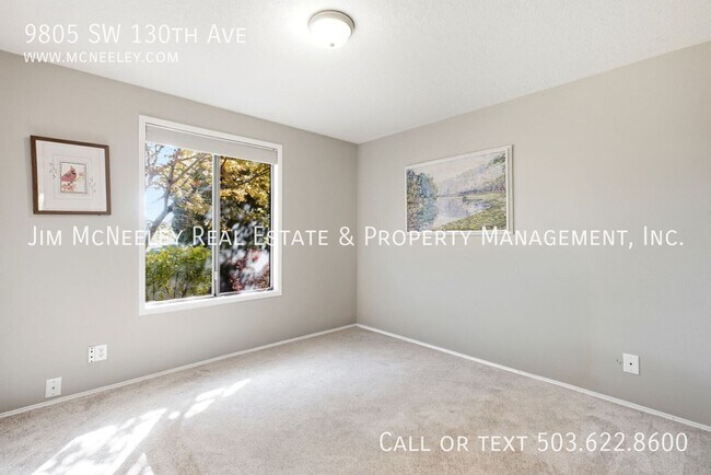 Building Photo - 9805 SW 130th Ave
