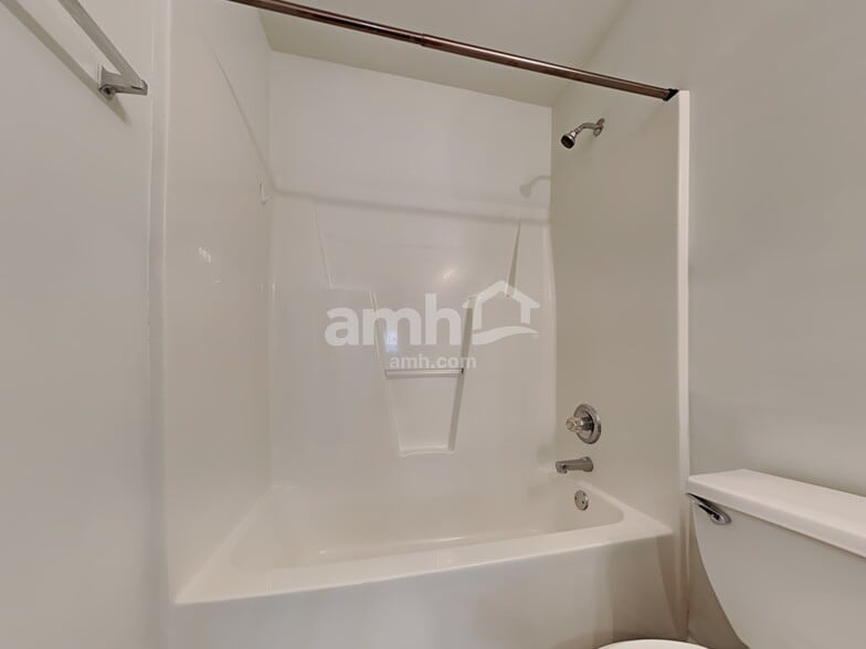 Building Photo - 3063 Woodbridge Ln