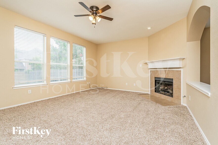 Building Photo - 4000 Drexmore Rd