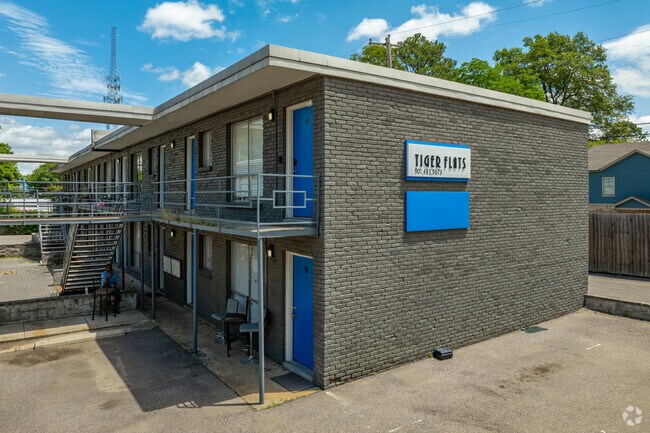 Building Photo - Tiger Flats