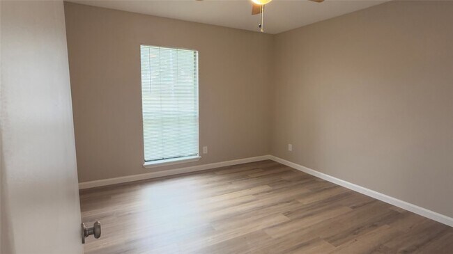 Building Photo - 1413 Colmar Dr