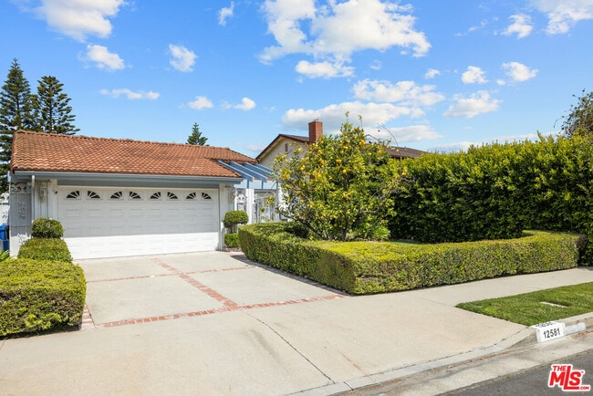 Building Photo - 12581 Sanford St