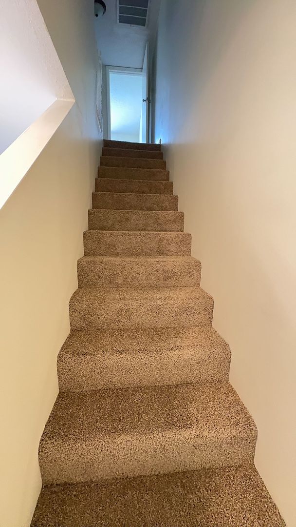 Building Photo - Newly renovated 2 bedroom Townhouse for Re...