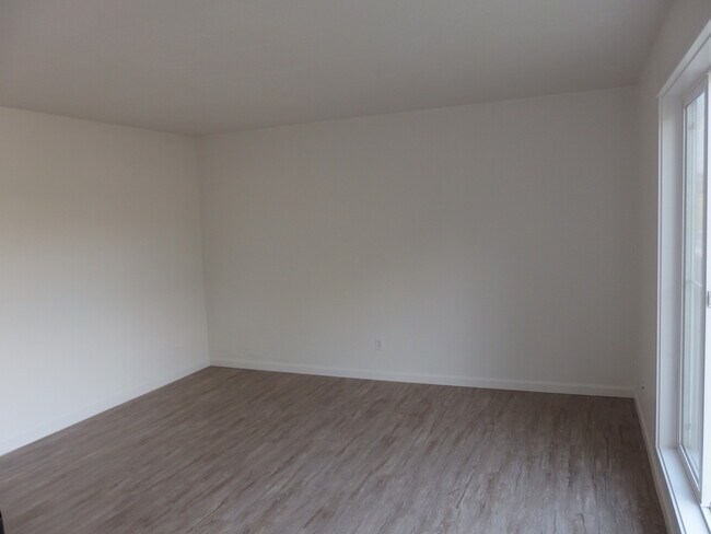 Building Photo - 431/433 Indian Hills Dr.