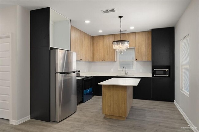 Building Photo - 4508 Larkspur Ave