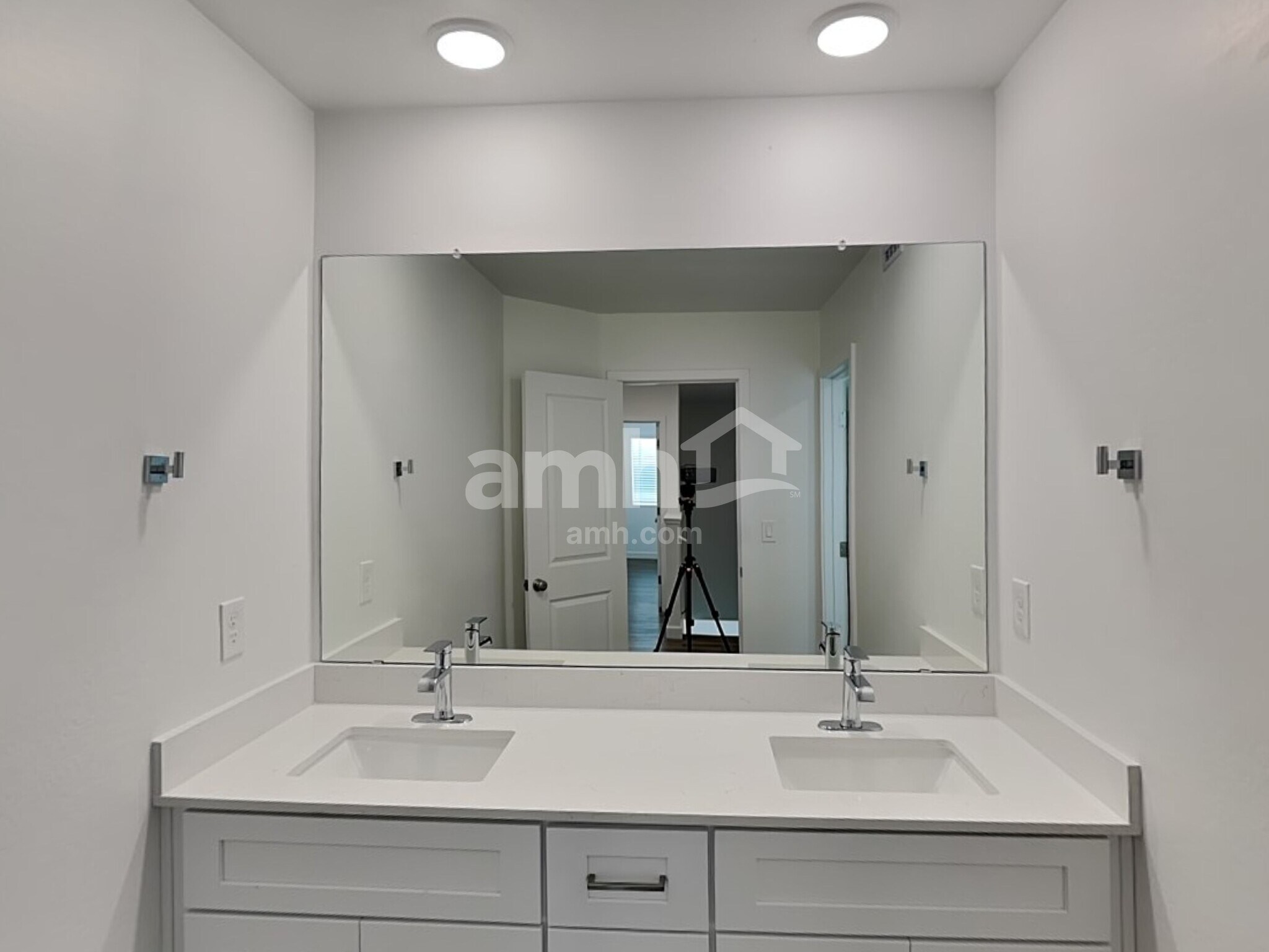 Building Photo - 6975 N 125th Dr