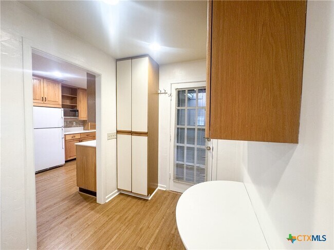 Building Photo - 1025 Mulberry Ave