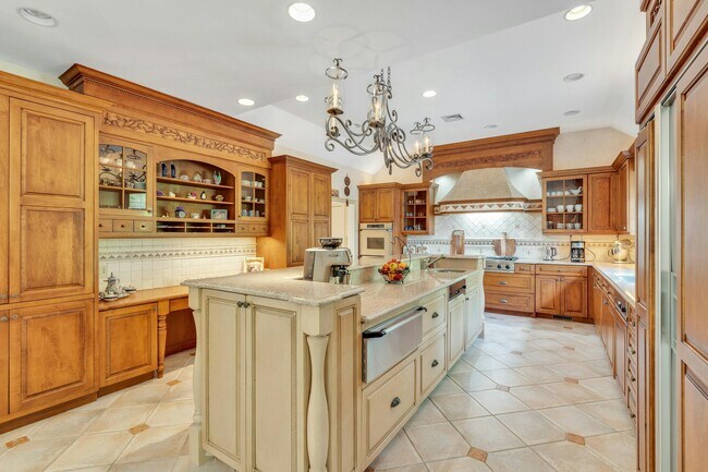 Building Photo - 787 Peach Tree Ln