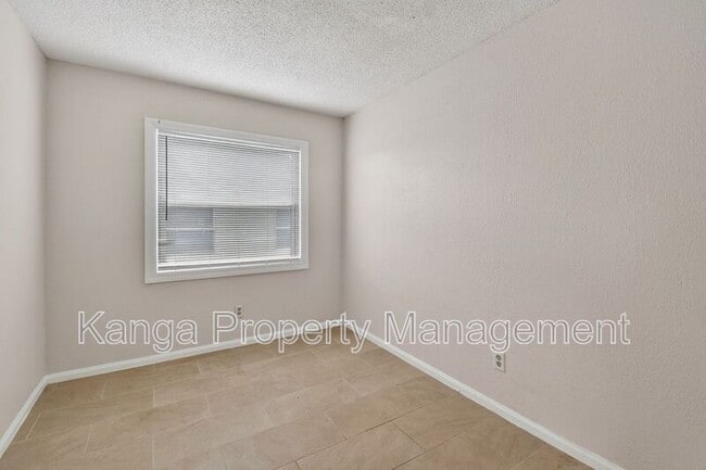 Building Photo - 1618 W 26th Ct