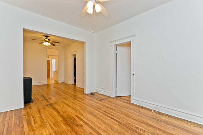 Building Photo - 1037 S Racine Ave