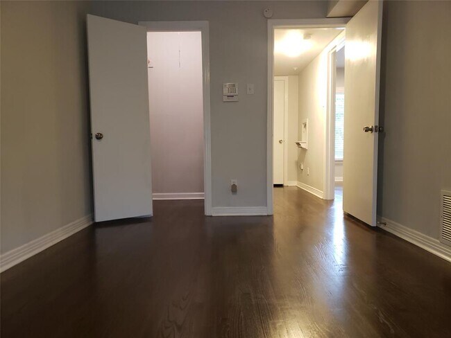 Building Photo - 6202 Gaston Ave