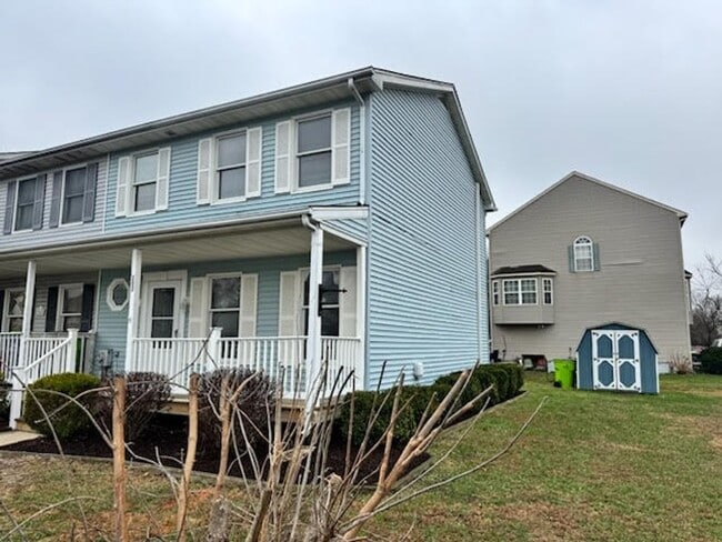 Building Photo - Affordable townhome in Milton, located in Ship Builders Village.