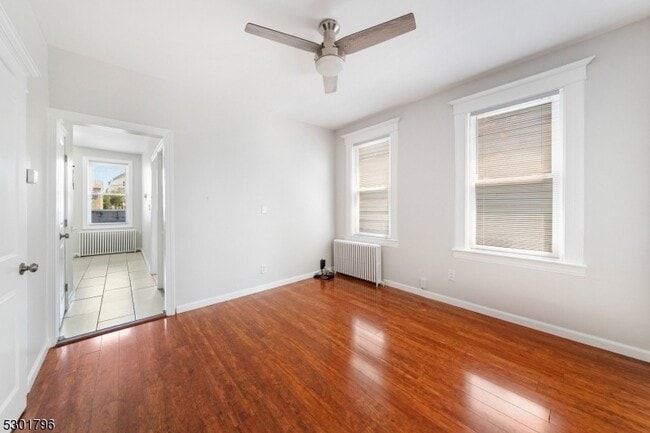 Building Photo - 129 W 15th St