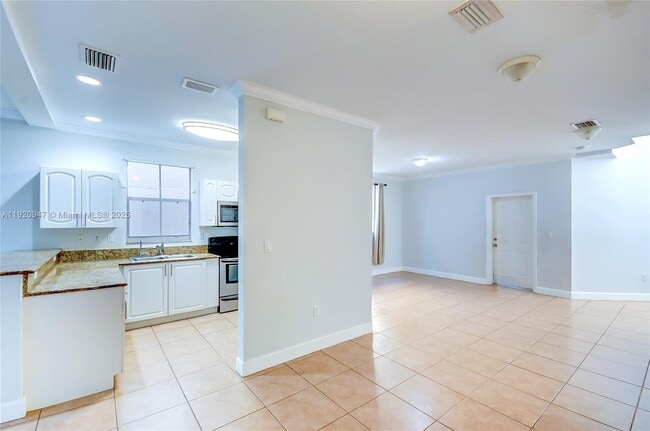 Building Photo - 11331 NW 44th Terrace