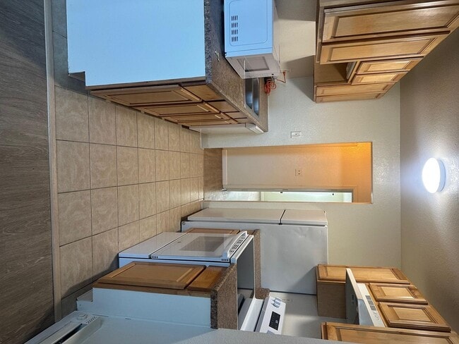 Building Photo - Clear Acre Condo