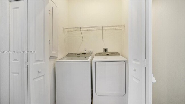 Building Photo - 2676 SE 12th Pl