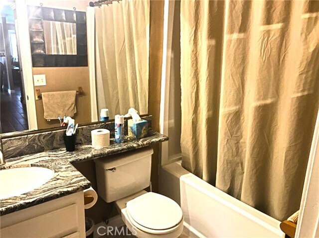 Building Photo - 20011 Shorewood Cir