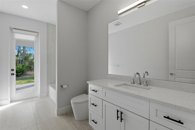 Building Photo - 5823 Burwin Ave