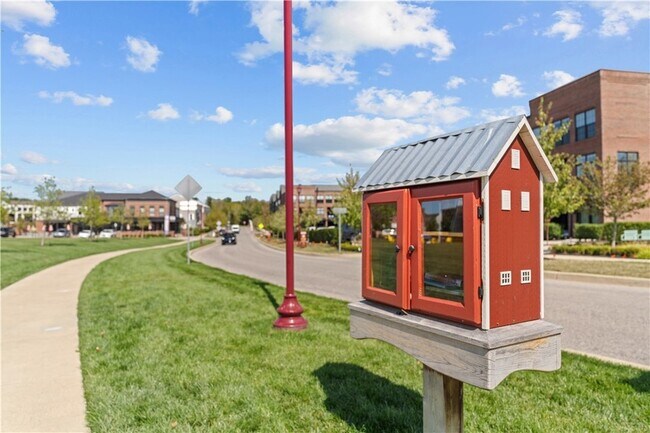 Building Photo - 210 Gress Rd