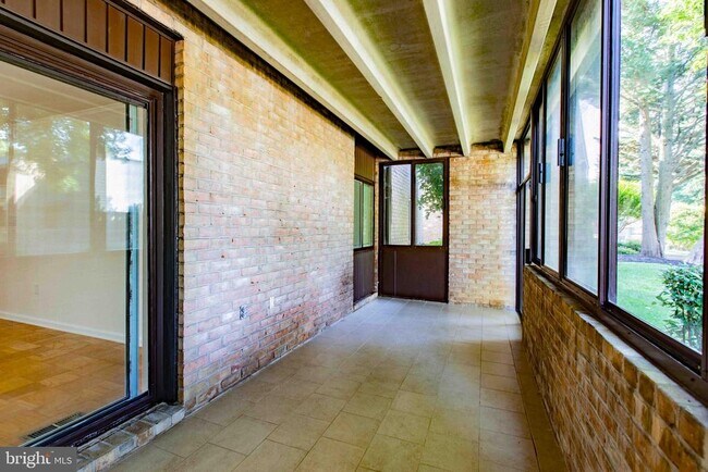 Building Photo - 1 Stonehenge Cir