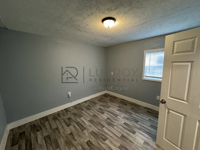 Building Photo - 4833 Churchill Dr