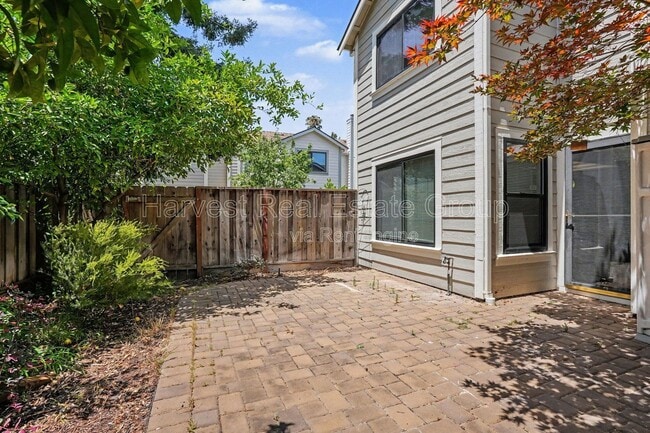 Building Photo - 4014 Penny Terrace
