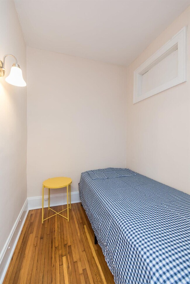 Building Photo - 265 Lyndhurst Pl
