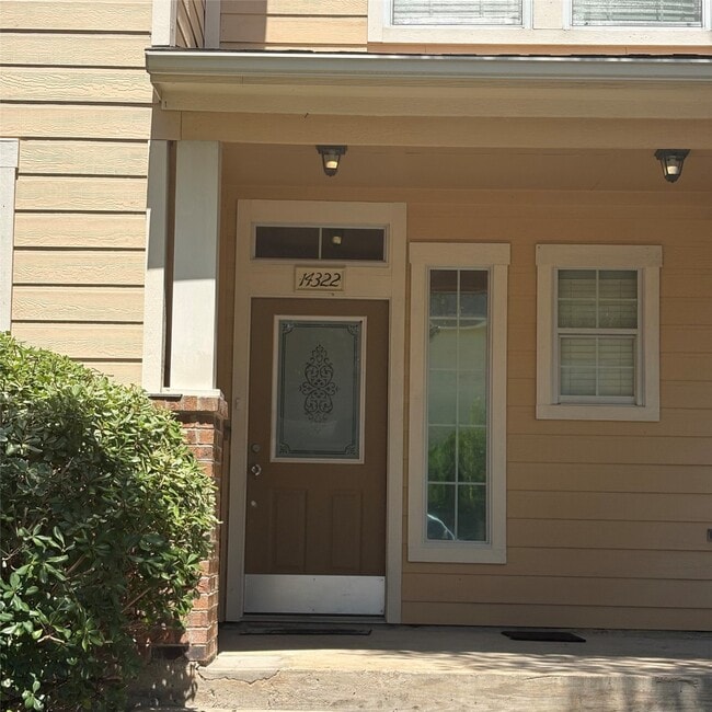 Building Photo - 14322 Summer Garden Dr
