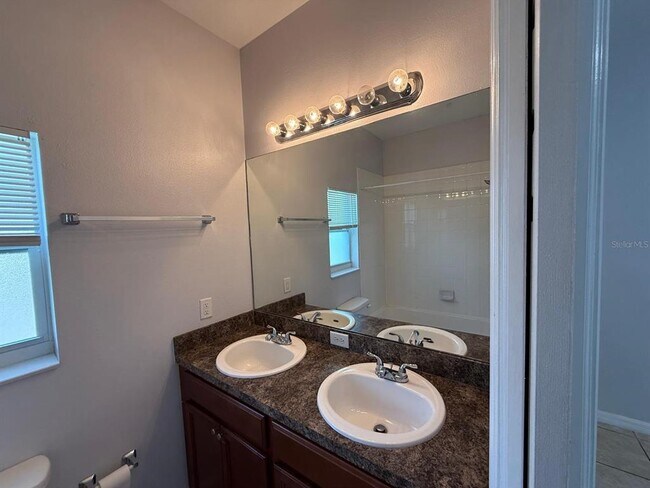 Building Photo - 816 Abbeville Ct