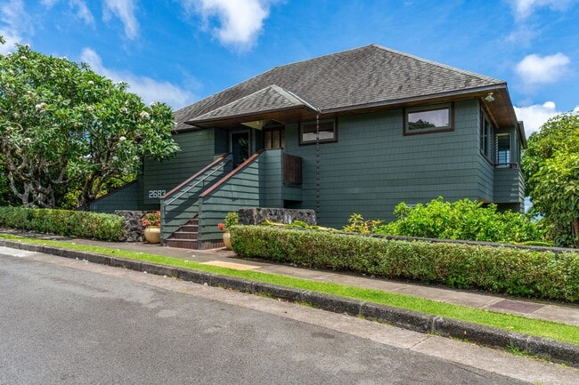 Building Photo - Lovely 2/2 Makiki Heights Home - Utilities...