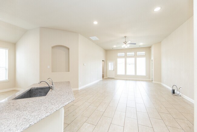 Building Photo - 23818 Hawthorn Dale Ct