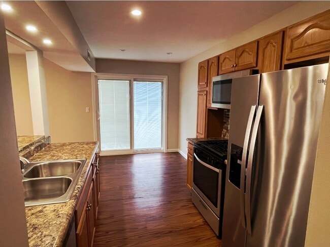 Building Photo - 228 N Waterford Dr