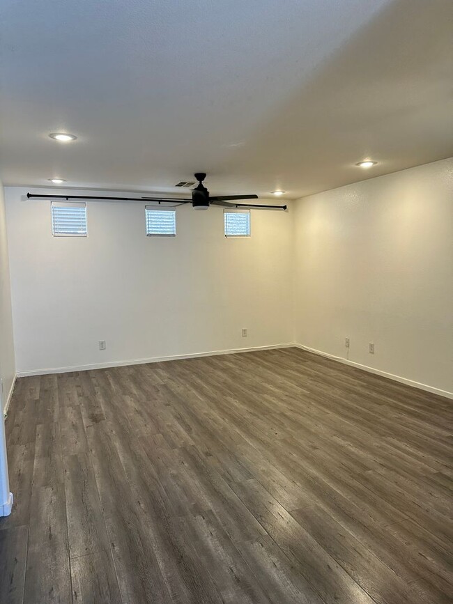 Building Photo - 3 Bedroom/2.5 Bath Family Home