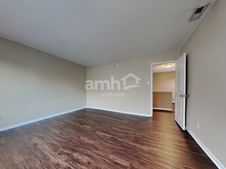 Building Photo - 15233 Beam St