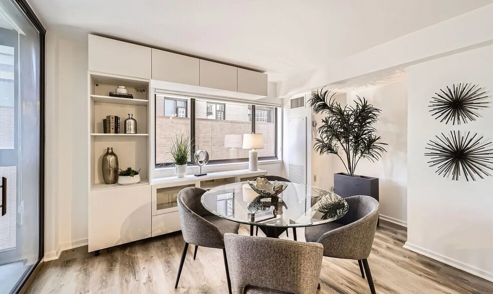 Building Photo - 1551 Larimer St