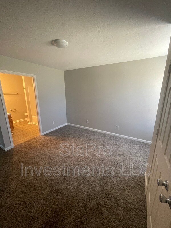 Building Photo - 261 Hayes Ct