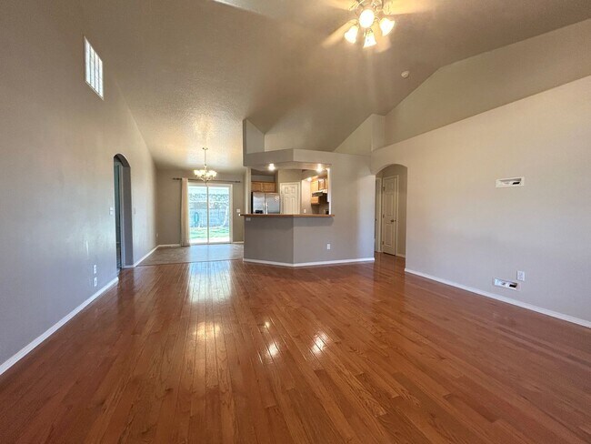 Building Photo - 115 Cassidy Dr E