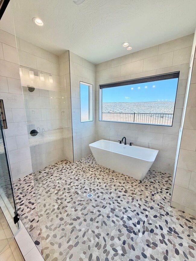 Building Photo - Beautiful Single-Level Home with Trail Access & Stunning Views!!! Pet Friendly!