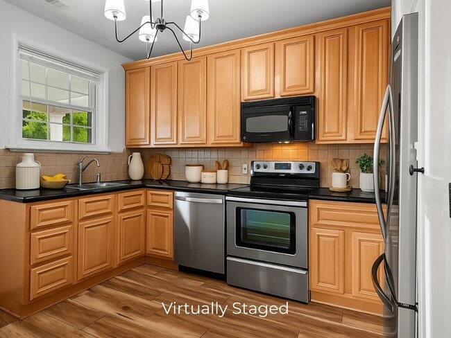 Building Photo - 4416 Bromley Ln