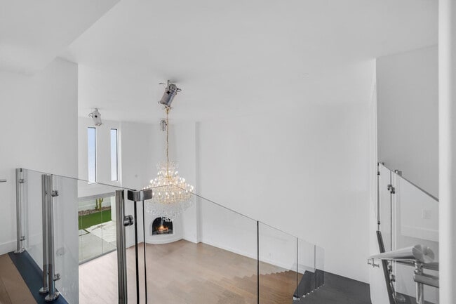 Building Photo - 6814 N 72nd Pl