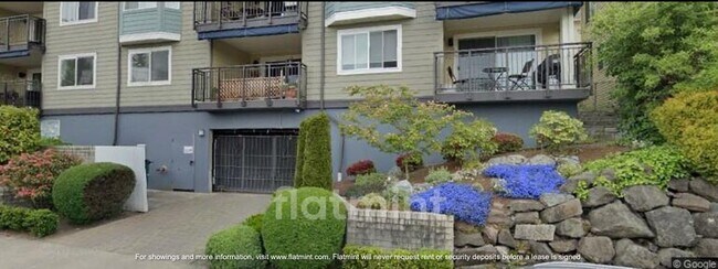 Building Photo - 8720 Phinney Ave N